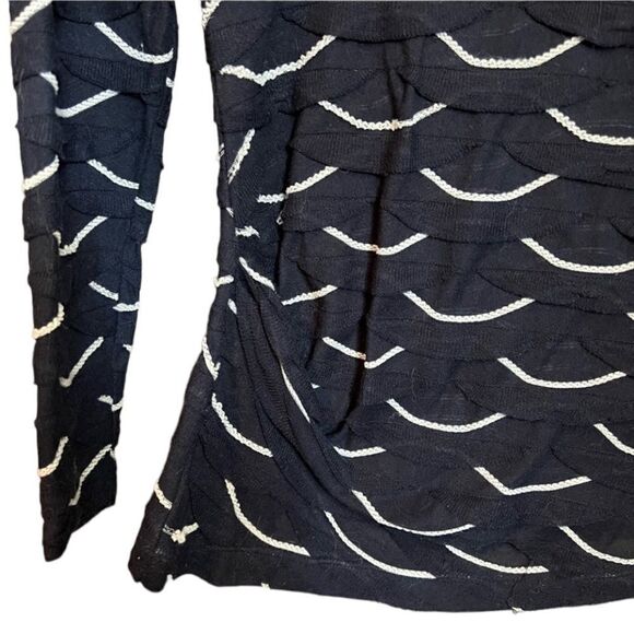 3 for $30! Max studio navy scallop sweater - Picture 3 of 11